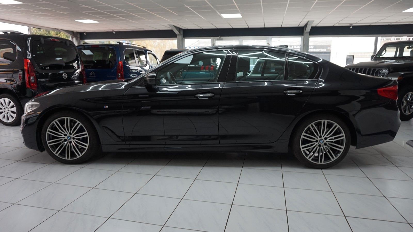 Fahrzeugabbildung BMW 5 Limousine 530 d M Sport Scheckheft gepflegt