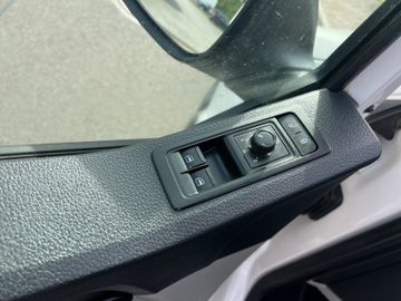 Volkswagen T6 Transporter - 11