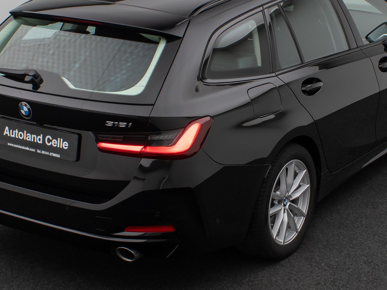 Fahrzeugabbildung BMW 318i Kamera DAB Sportlenkrad CockPit+ Alarm LED