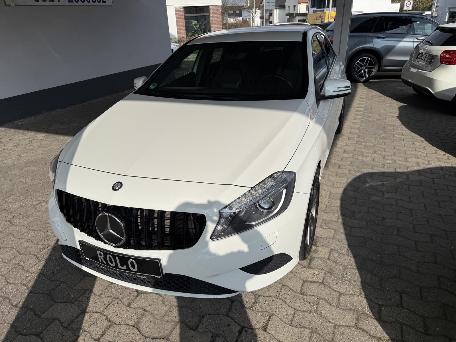 Mercedes-Benz A 180 ''AMG Optik Style Paket Leder Navi Xenon
