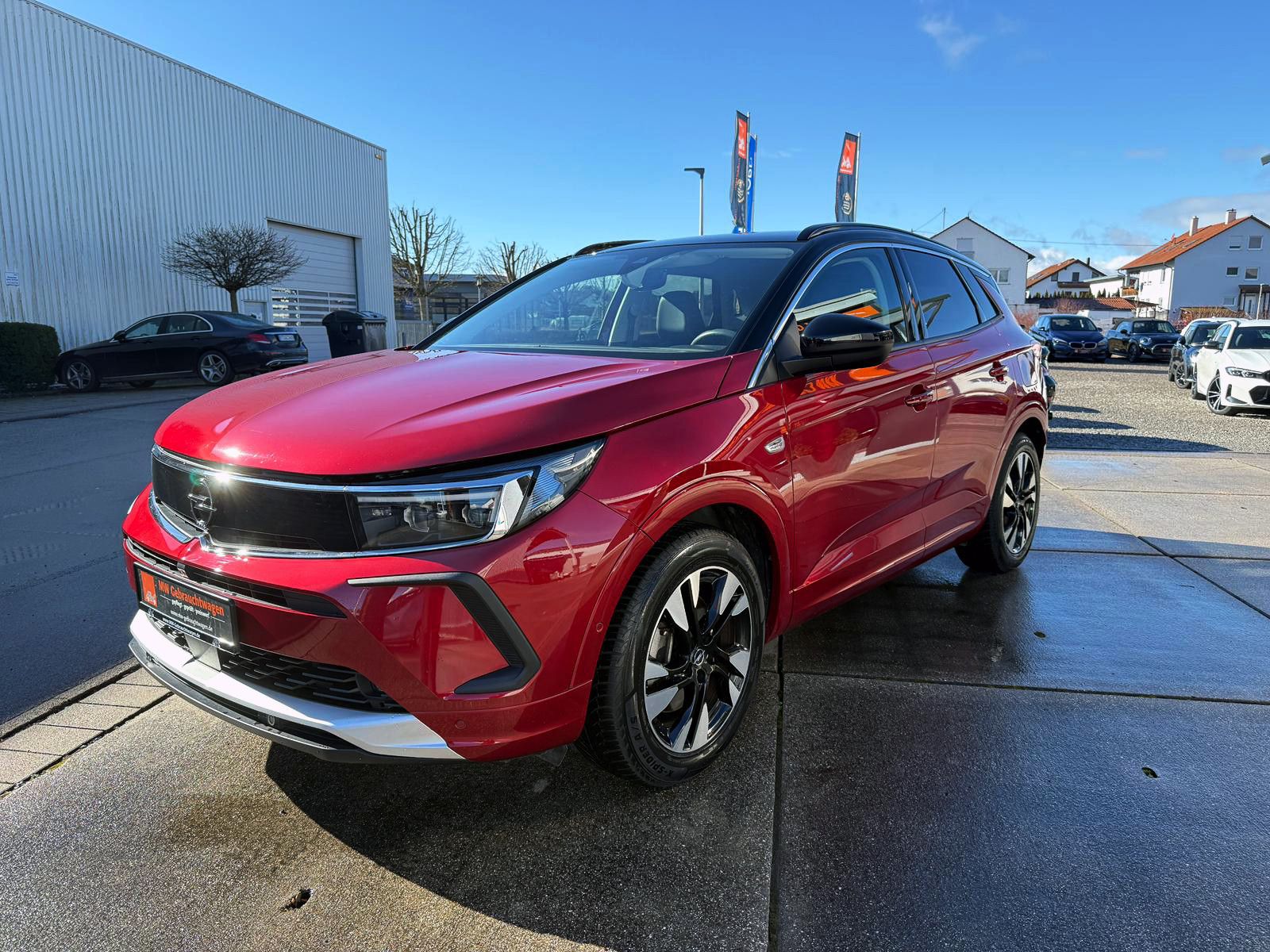 Fahrzeugabbildung Opel Grandland Ultimate PlugIn 1.6 Turbo ACC 360° AHK