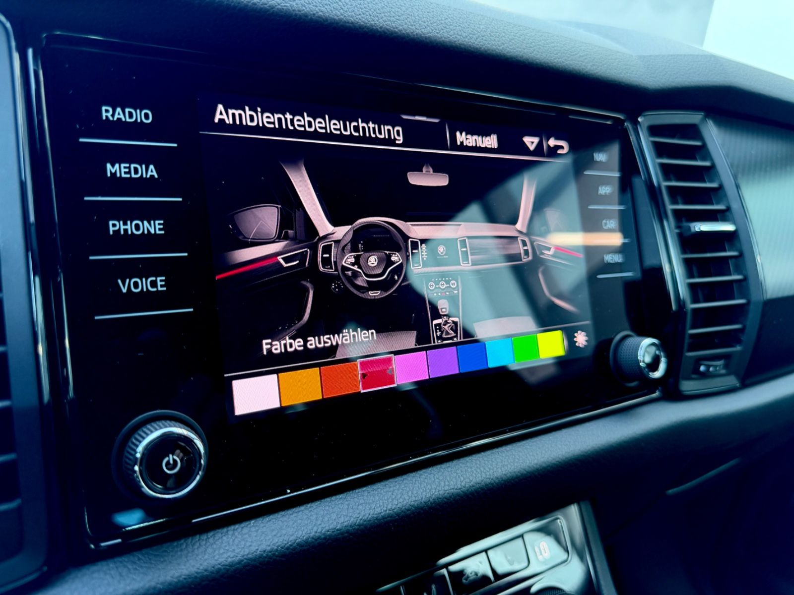 Skoda Kodiaq Sportline 2.0 TSI DSG 4x4 /NAVI/LED/AHK/ foto 18