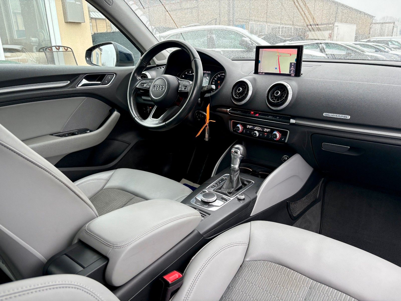 Fahrzeugabbildung Audi A3 Sportback 2.0 TFSI quattro Navi Leder Xenon