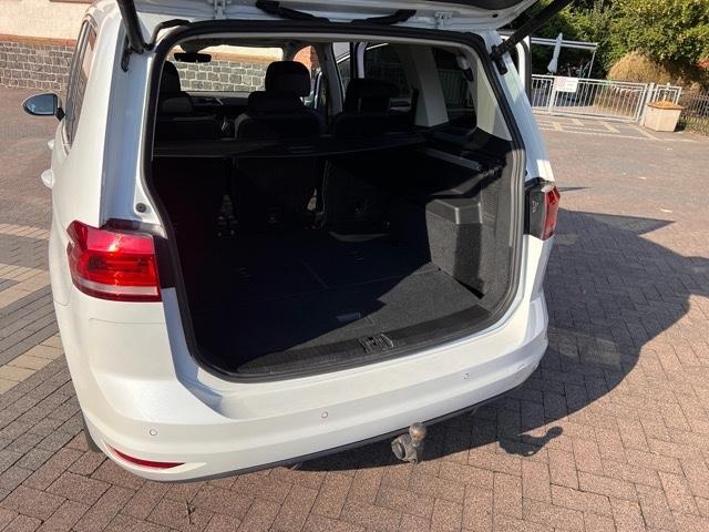 Volkswagen Touran 1.5 TSI OPF DSG Highline 7Sitzer AHK