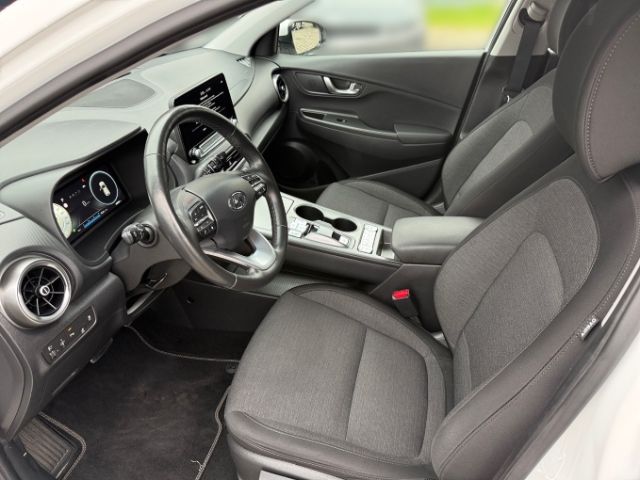 Fahrzeugabbildung Hyundai KONA Trend Elektro 2WD +KLIMA+NAVI+RFK+PDC+ACC+U