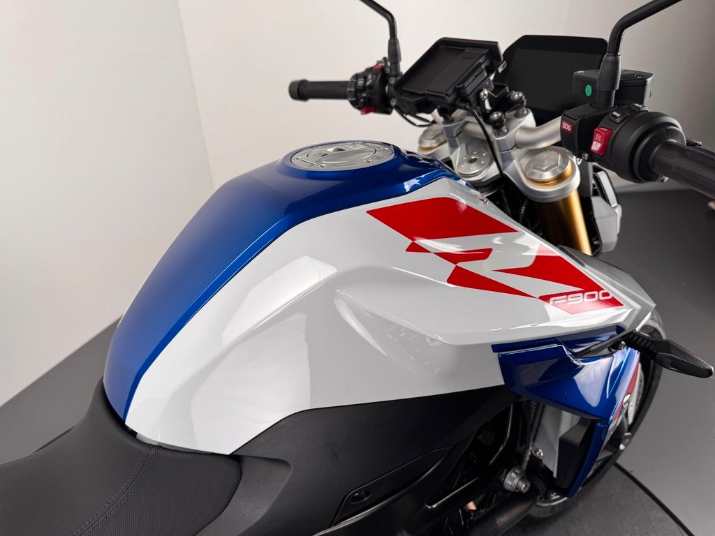 Fahrzeugabbildung BMW F900 R *VOLLAUSSTATTUNG *NEUWERTIG