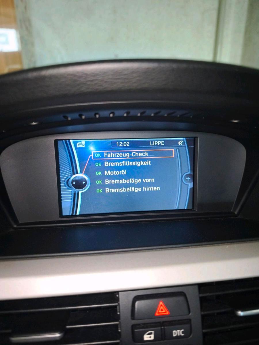 BMW  2010 — photo 10