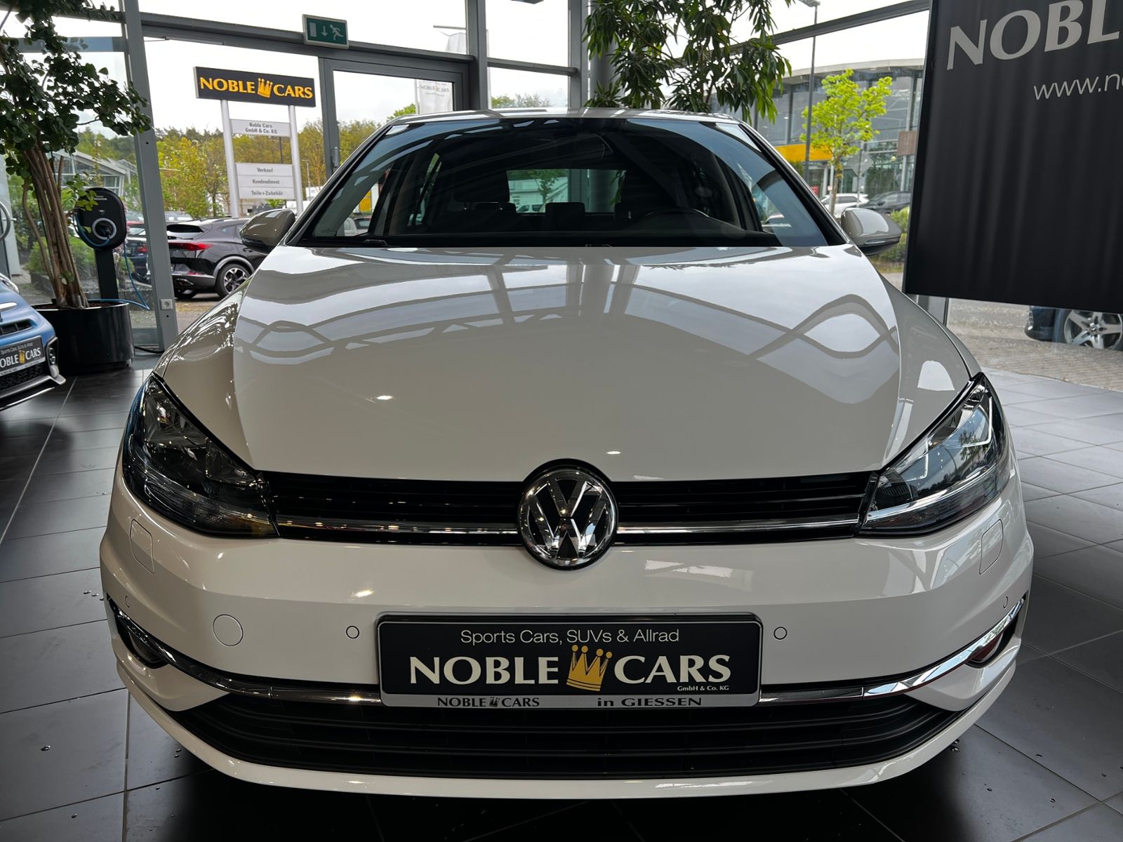 Fahrzeugabbildung Volkswagen Golf VII Lim. Comfortline BMT ACC  NAVI ALU
