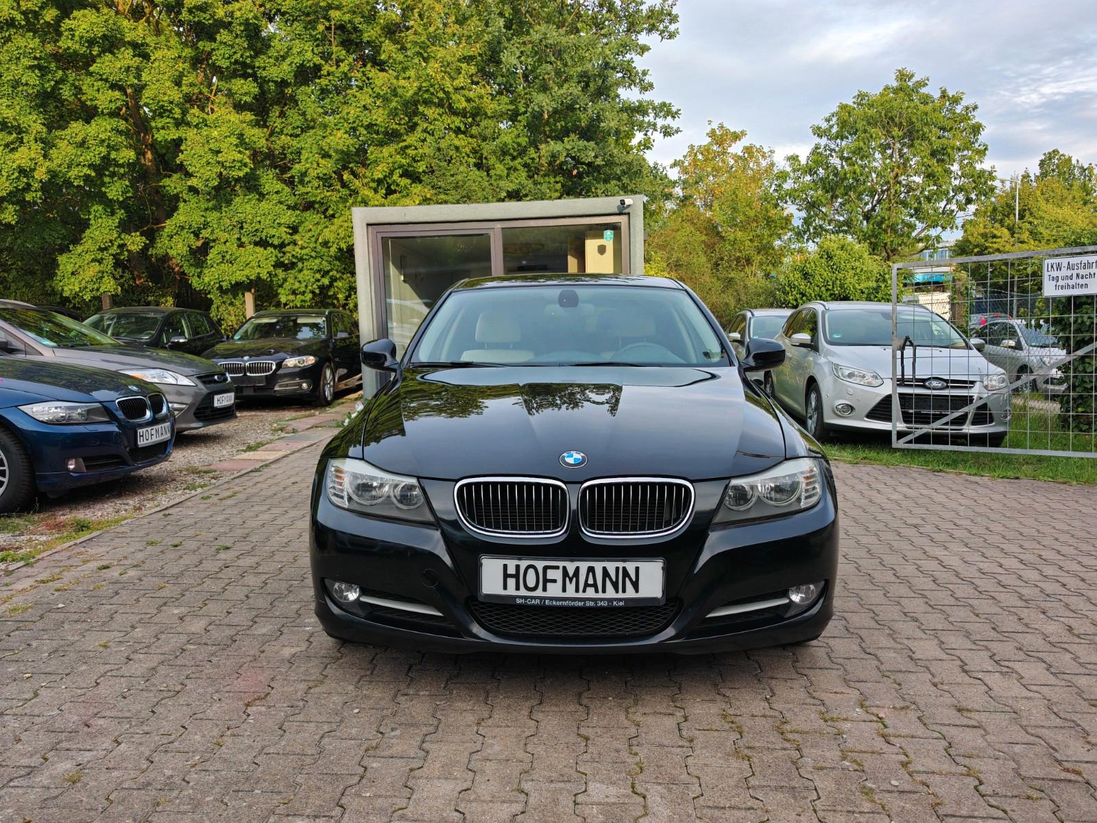 BMW 318 2011 — photo 11