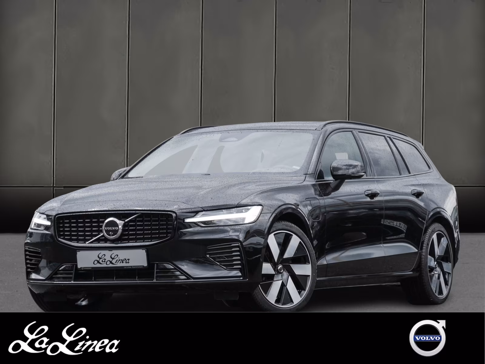 Volvo V60 T6 Plus Dark Pano