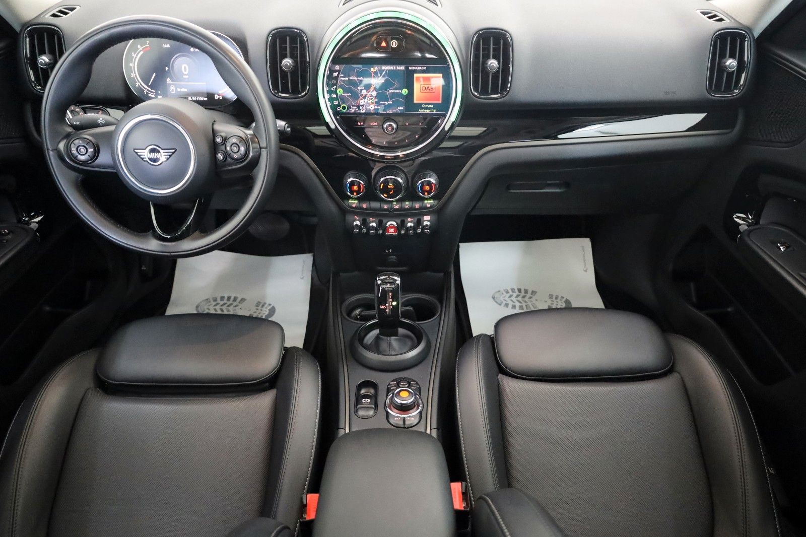 Fahrzeugabbildung MINI Countryman Cooper All4,Chili+,T.Leder,Navi,Panor