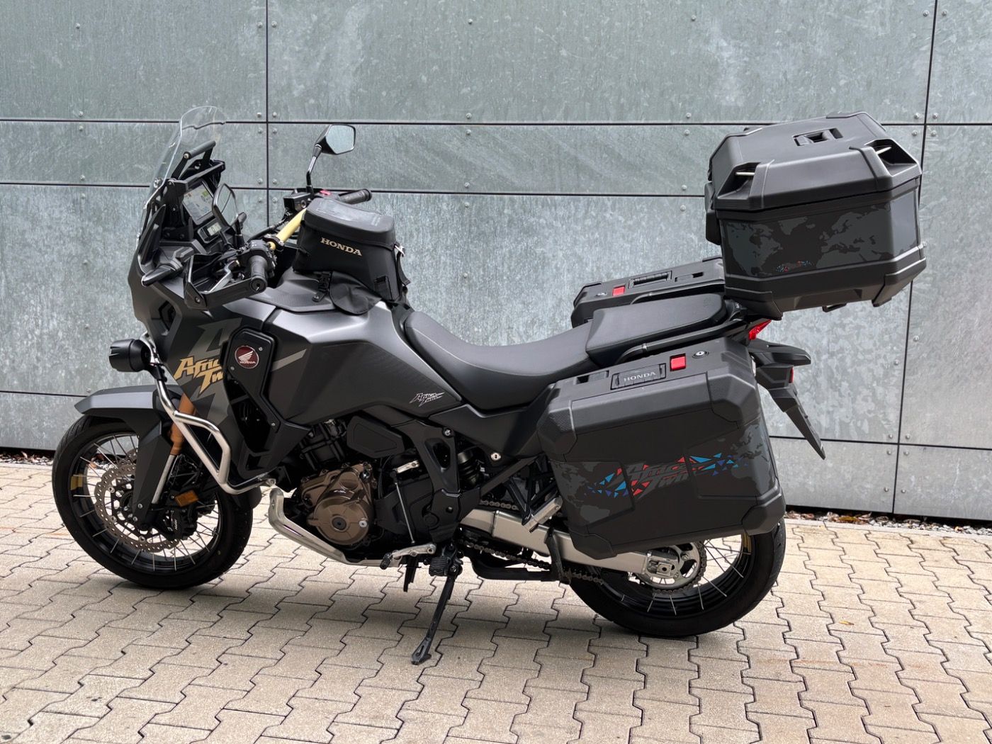 Fahrzeugabbildung Honda CRF 1100 Africa Twin Adventure Sports ES Koffer,