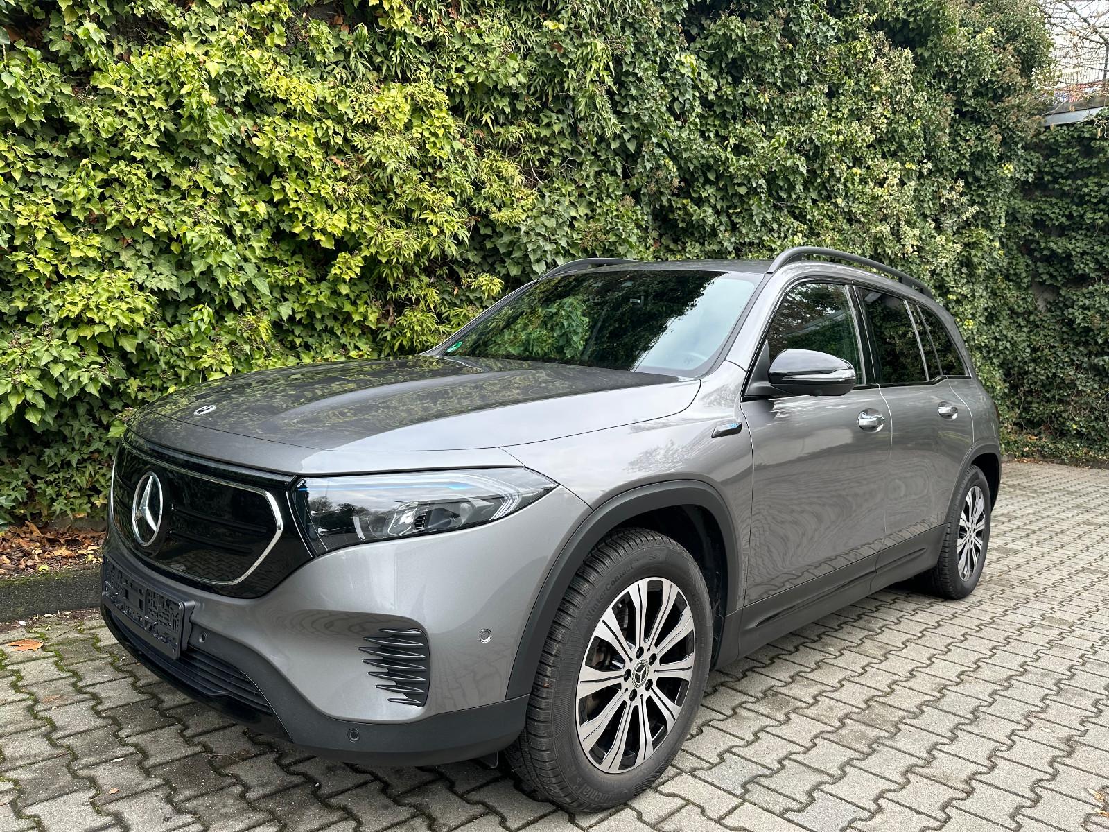 Mercedes-Benz EQB 250 / 360° / AMG / Night-Paket