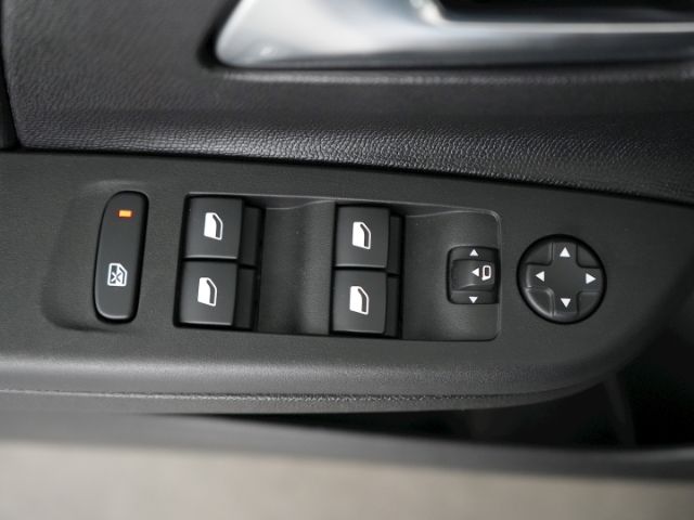 Corsa F FACELIFT EDITION AT+LED LICHT+SITZ-/LENK
