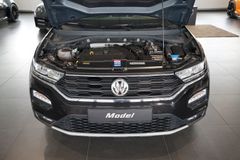 VW T-Roc 1.5 TSI Sport | Navi | App | ACC | AHK VW T-Roc 1.5 TSI Sport | Navi | App | ACC | AHK