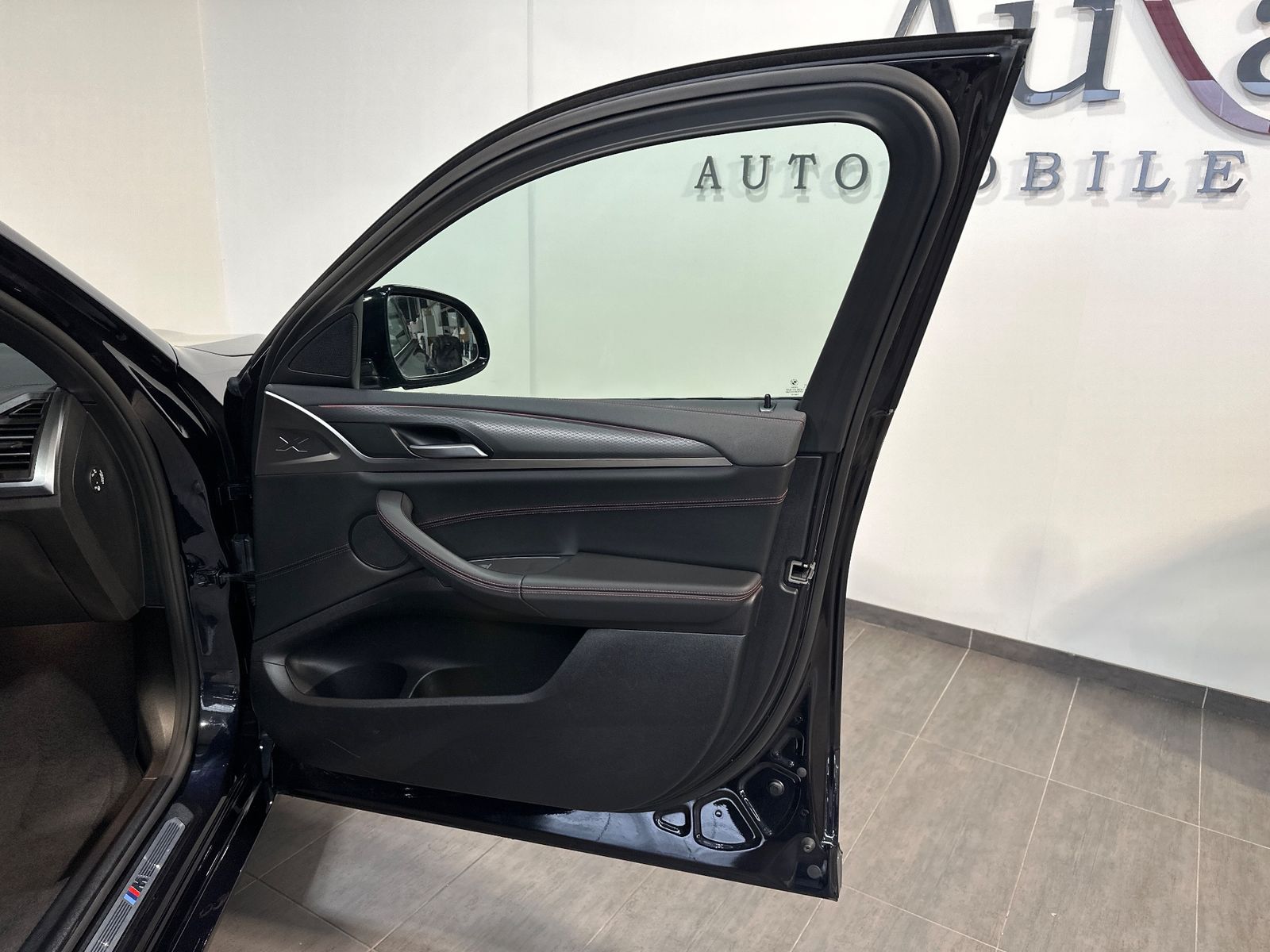 Fahrzeugabbildung BMW X4 xDrive30d M-Sport NAV+LED+AHK+STHZ+HUD+KAM