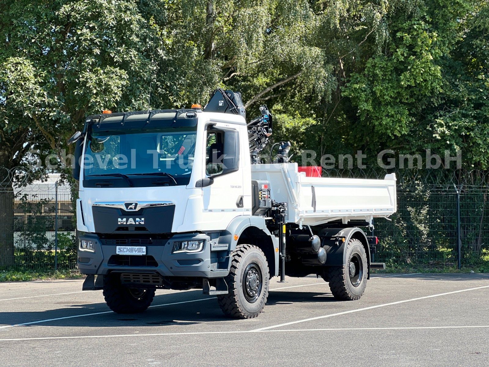 Fahrzeugabbildung MAN TGM 18.320 4x4BB einzelbereift Kipper HIAB 118-3