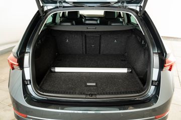 Fahrzeugabbildung SKODA Octavia Combi Style 2.0 TDI 7-Gang-DSG HEAD-UP