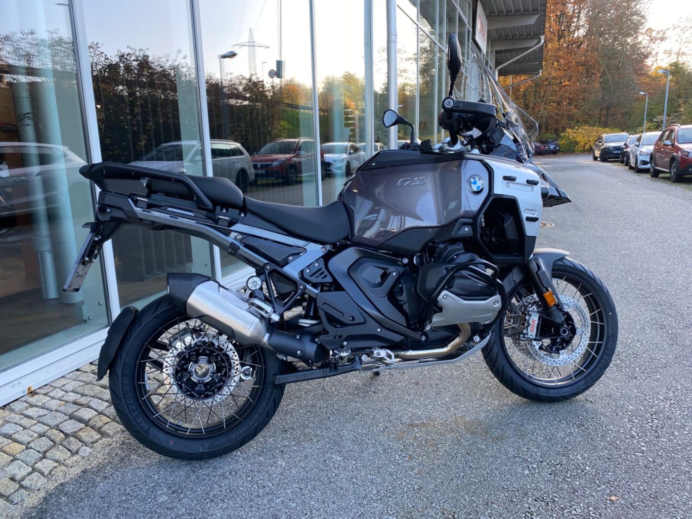 Fahrzeugabbildung BMW R 1300 GS Adventure Triple Black