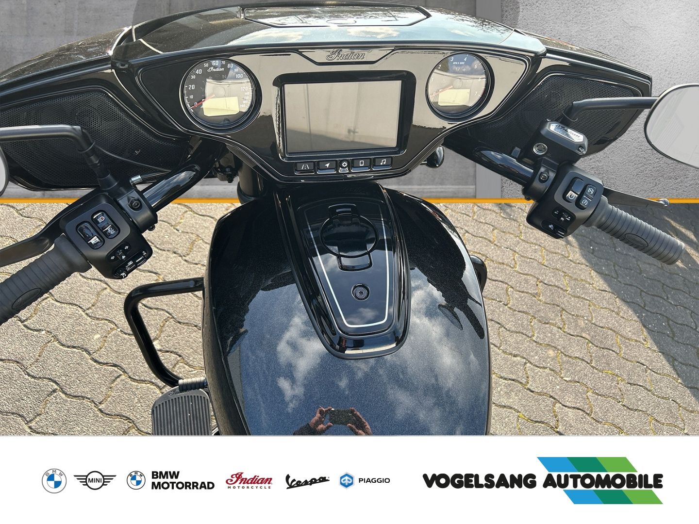 Fahrzeugabbildung Indian Chieftain Powerplus Dark Horse GPS-Navigation, L