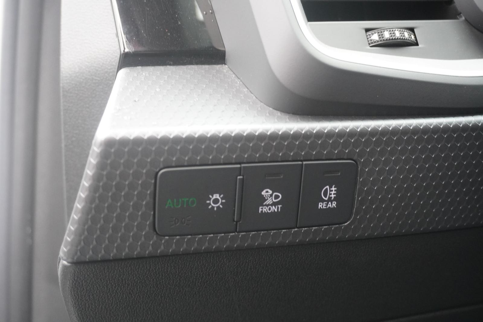Audi A1 Sportback 30 TFSI s-tronic LED Sitzheizung, миниатюра 9