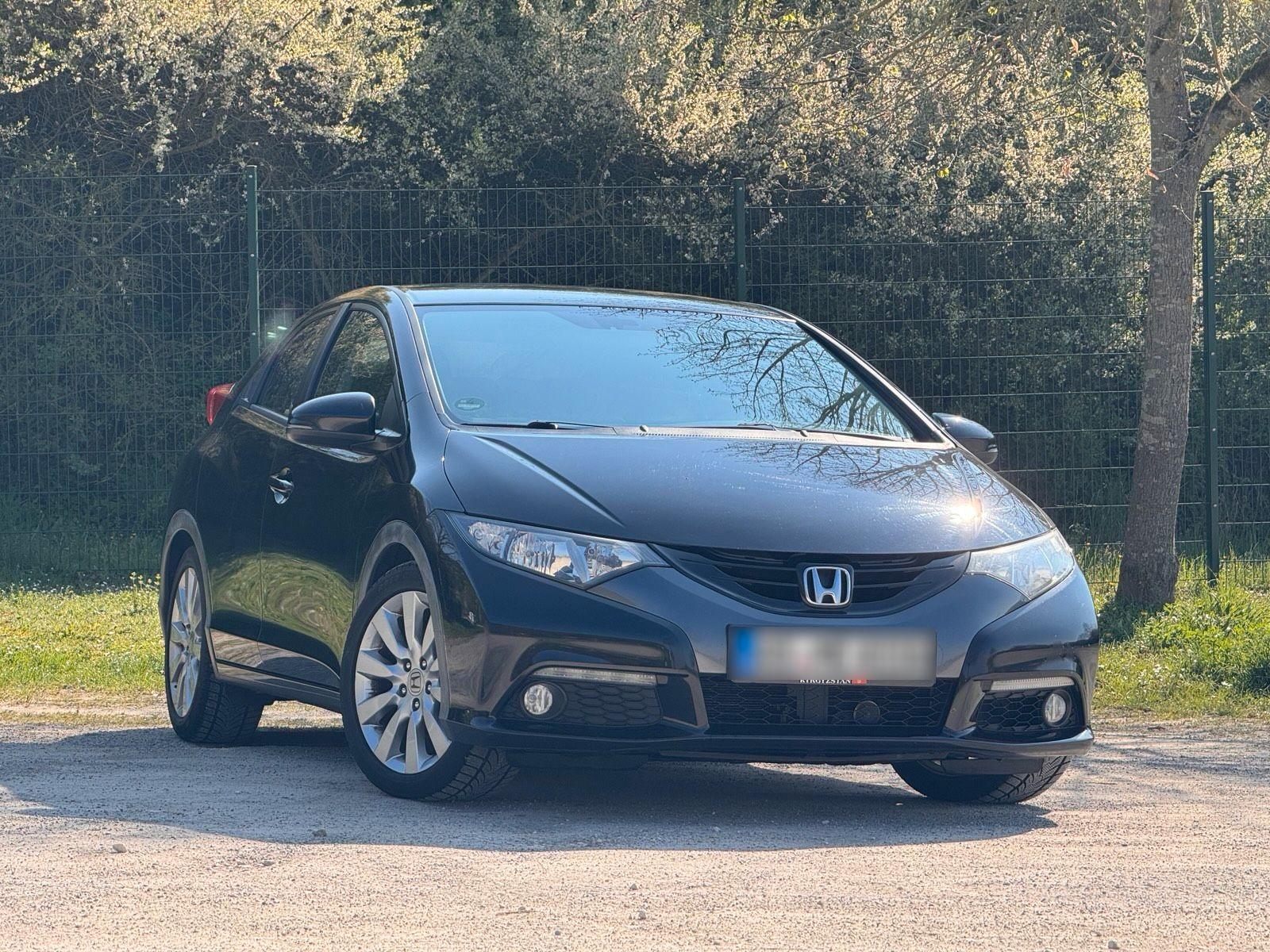 Honda Civic 2012 — rear view