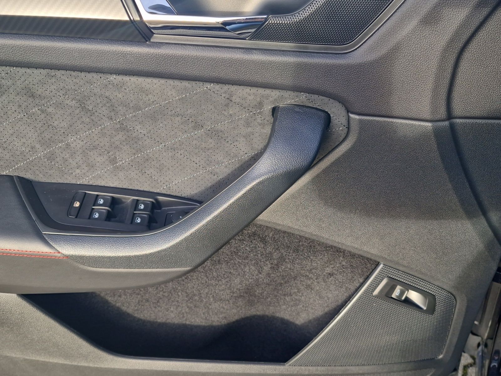 Fahrzeugabbildung SKODA Kodiaq 2.0TDI 4x4  RS DSG KAMERA PANORAMADACH