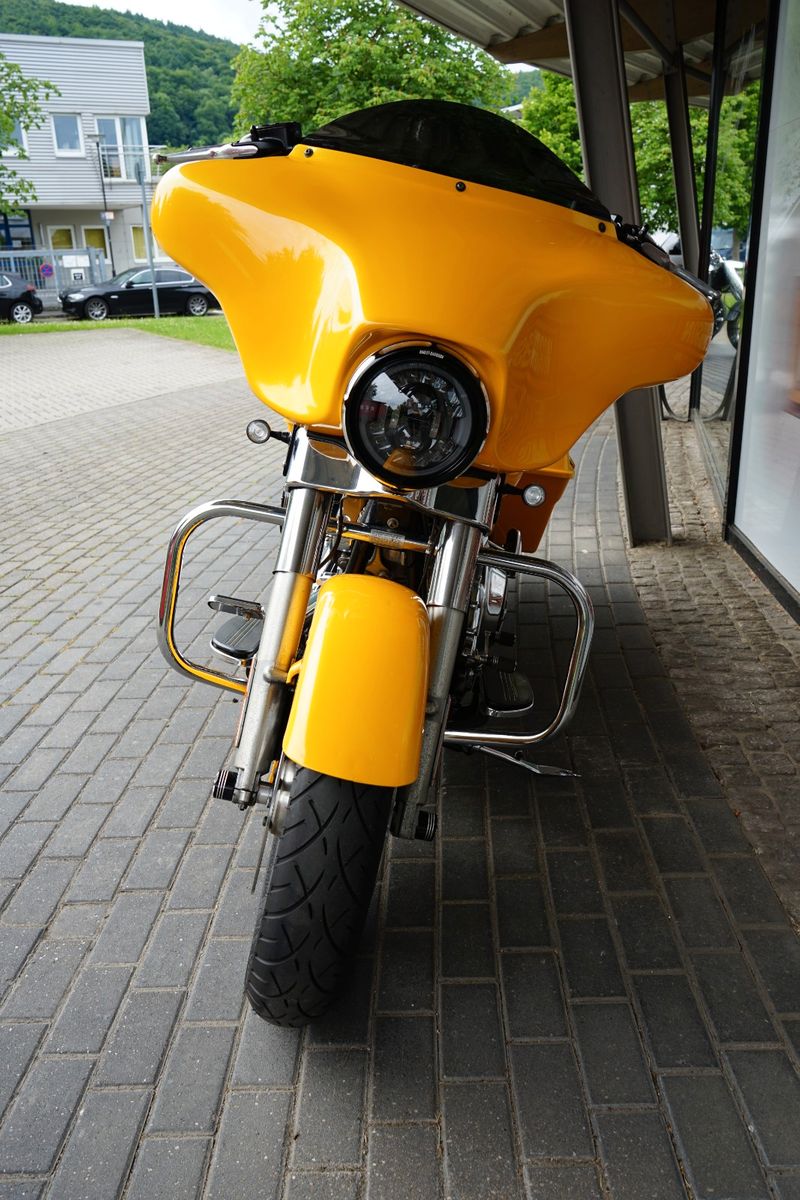 Fahrzeugabbildung Harley-Davidson Street Glide 103 - Jekill & Hyde - Garmin