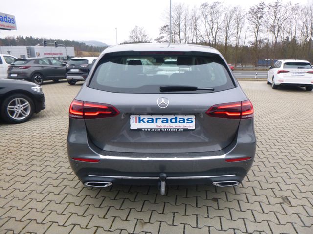 Fahrzeugabbildung Mercedes-Benz B 180 >AUT/AHK/NAV/KAM/PDC/LED<