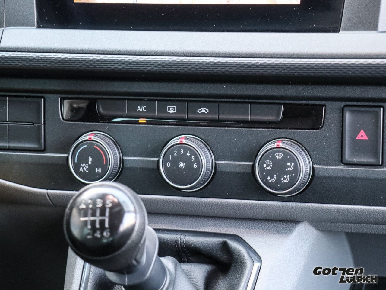Fahrzeugabbildung Volkswagen Transporter Kombi 2.0 TDI Navi Klima PDC AHK