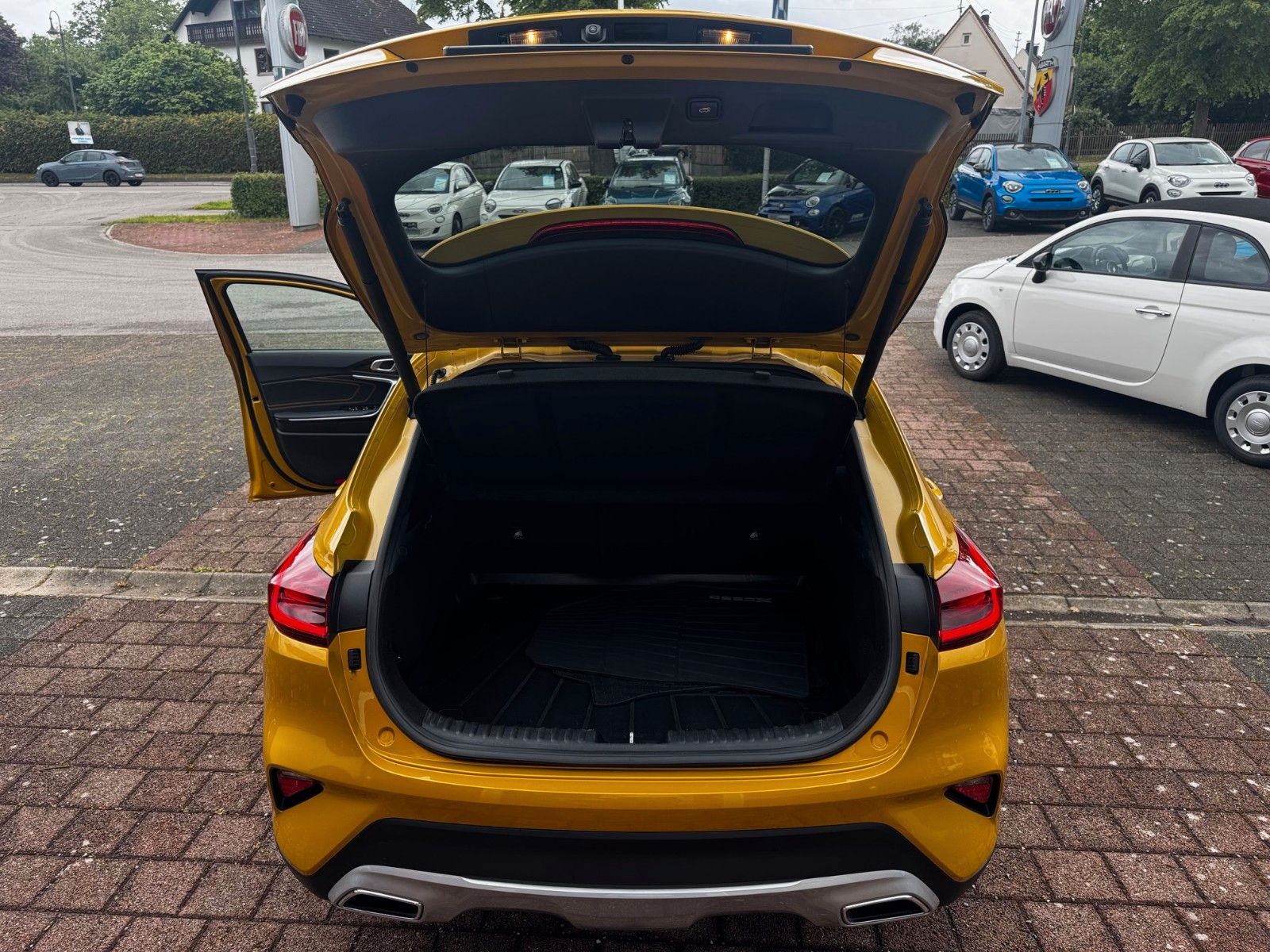 Fahrzeugabbildung Kia XCeed 1.4 T-GDI Automatik Glasdach JBL Navi Memo