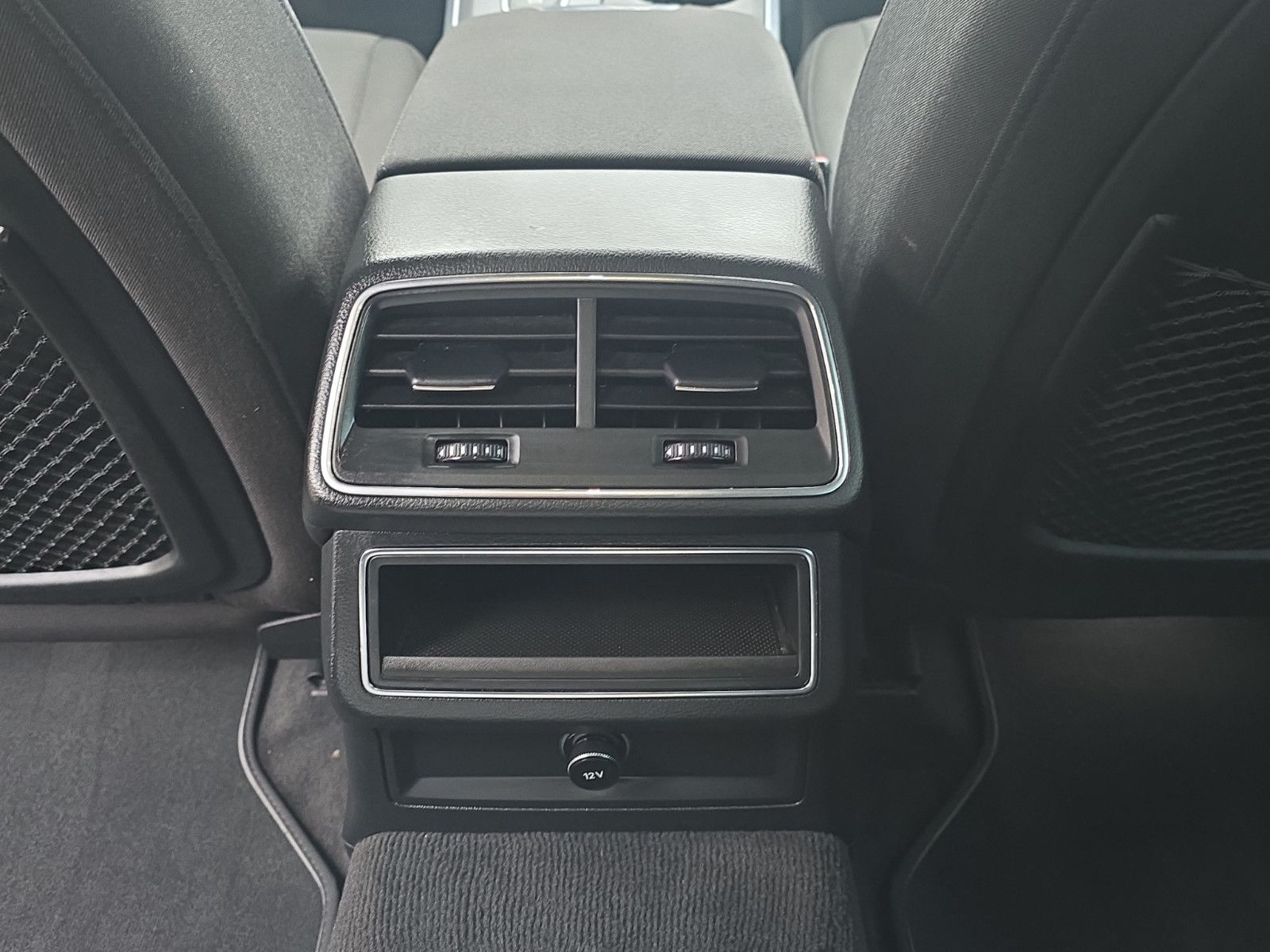 Fahrzeugabbildung Audi A6 Avant 40 TDI LED+KAMERA+NAVI+PDC+AHK+SHZ