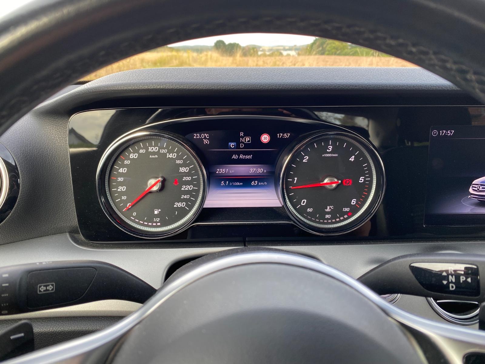 Mercedes-Benz E 220 d Autom. - Standheizung AHK