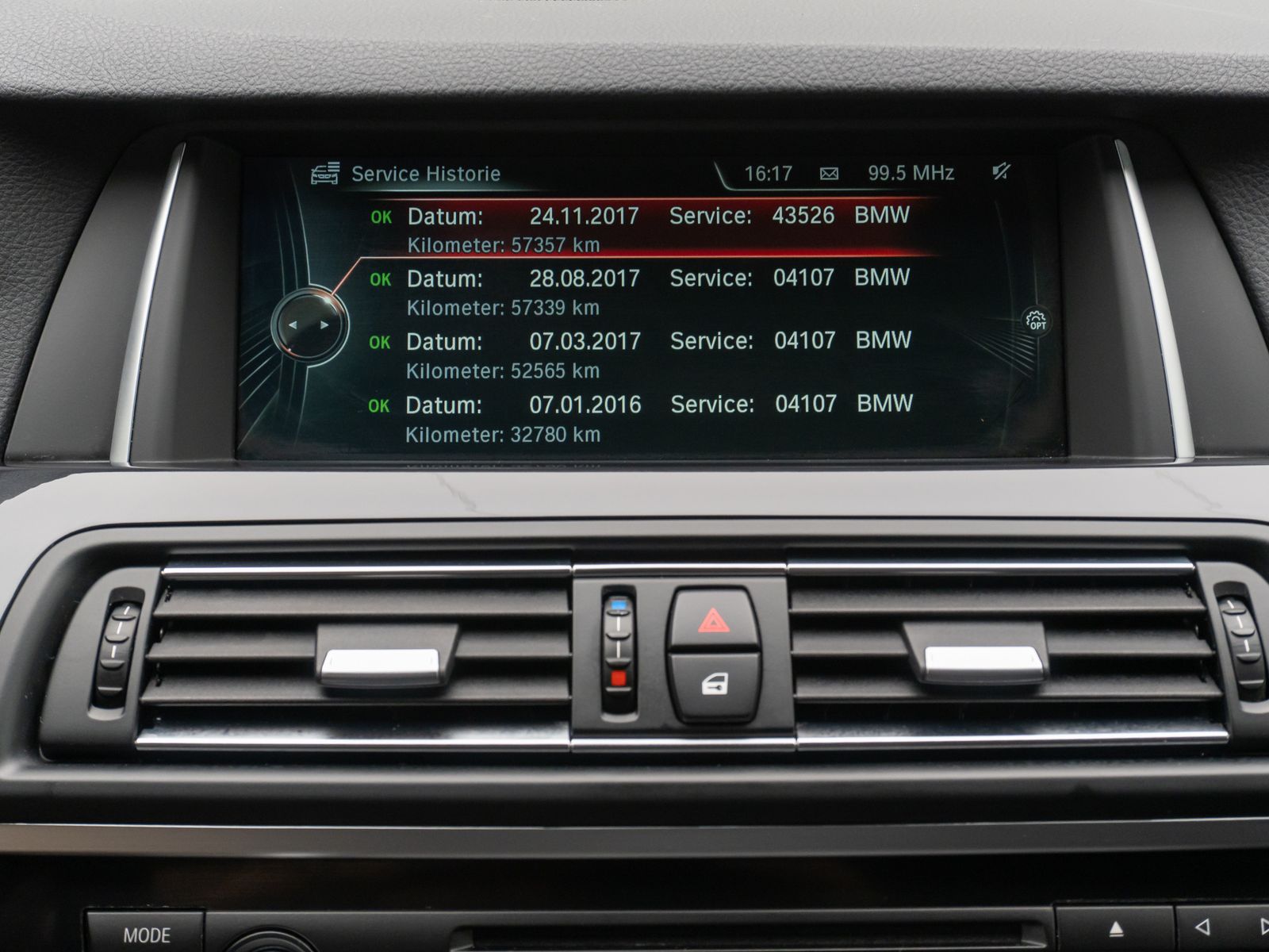 Fahrzeugabbildung BMW 520d HUD H/K NaviPro SurroundView AHK Komfort