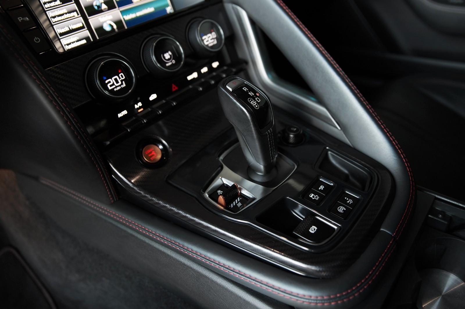 JAGUAR F-TYPE - R 5.0 V8 COUPE - 551 CV -TOIT PANORAMIQUE