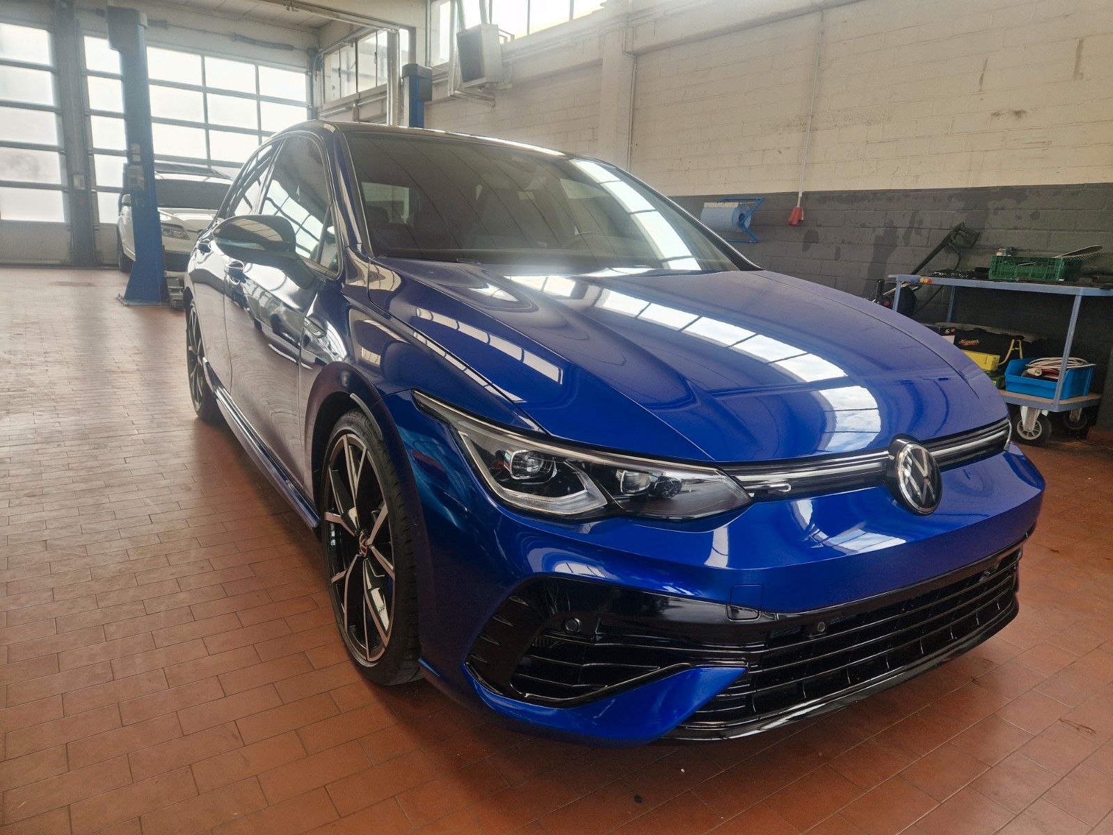 Volkswagen Golf VIII R 4MOTION PANO AMBIENTE DEKRA PERFORM foto 4
