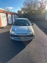 Renault Clio 1.2 60 PS TÜV 02.27 - Renault Clio aus 2000: 1.2