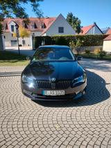 Skoda Superb 2.0 TDI DSG SPORTLINE  - Skoda Superb mit Diesel-Antrieb: Limousine, 2.0