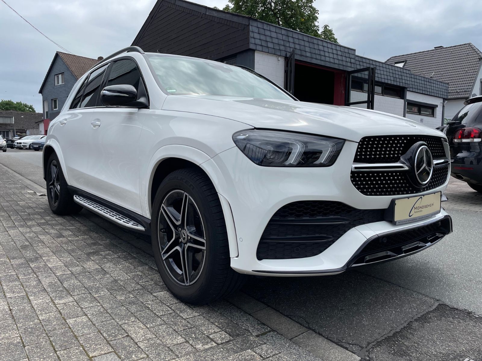 Fahrzeugabbildung Mercedes-Benz GLE 400d 4MATIC |AMG|HUD|Burmester|Pano|360°|AHK
