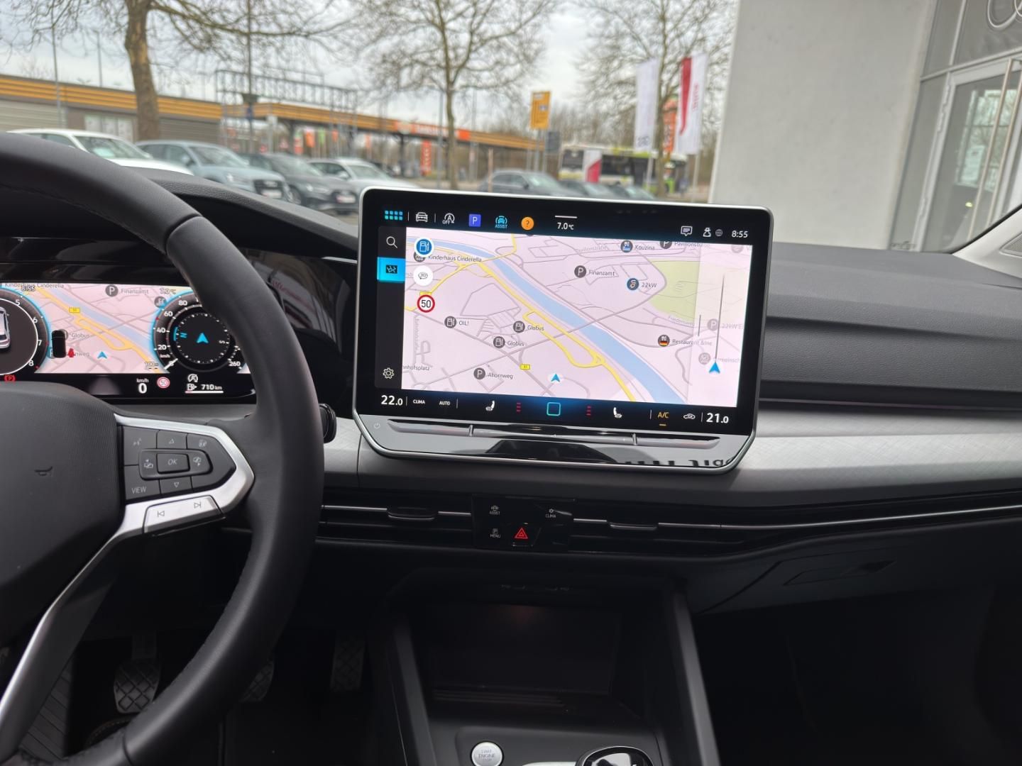 Fahrzeugabbildung Volkswagen Golf Life Life,Climatronic,LED-Plus,Navi,WE-Conn