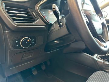Ford Focus Lim. Titanium *Navi*AHK*LED*