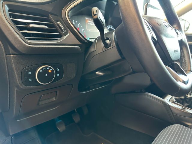 Ford Focus Lim. Titanium *Navi*AHK*LED*
