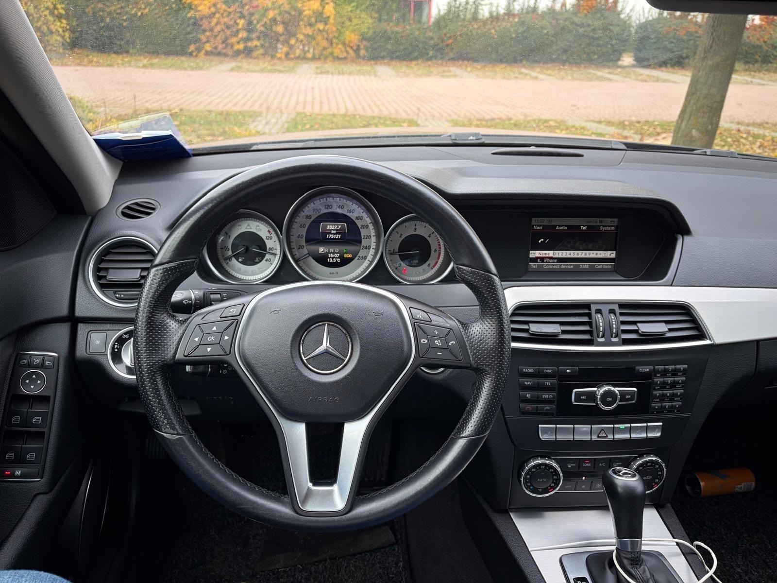 Mercedes-Benz C220 2013 — photo 13