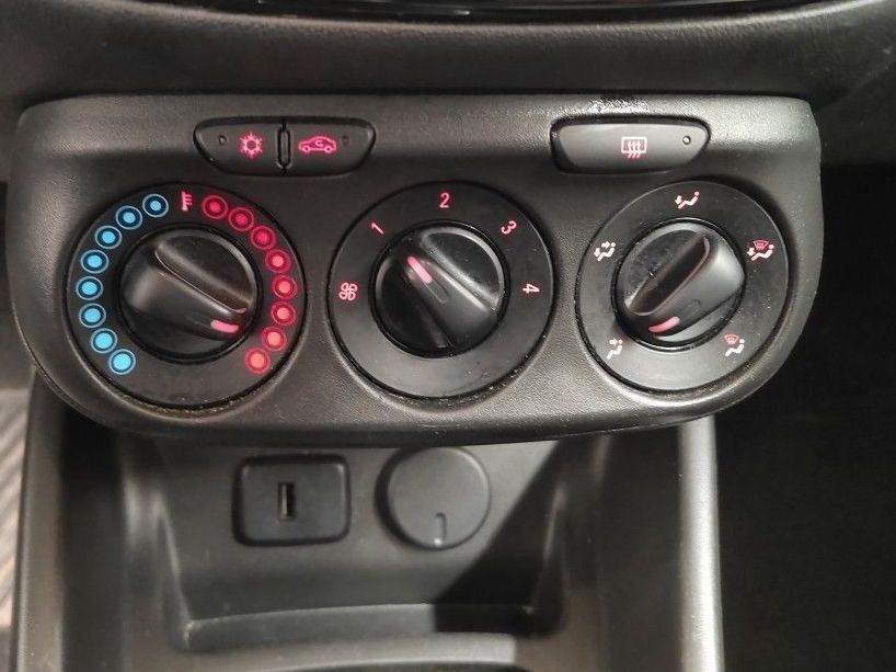 Fahrzeugabbildung Opel Corsa E Edition 1.2 52KW NAVI/KLIMA/METALLIC/ALU