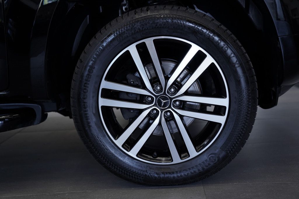 Mercedes Benz X 250