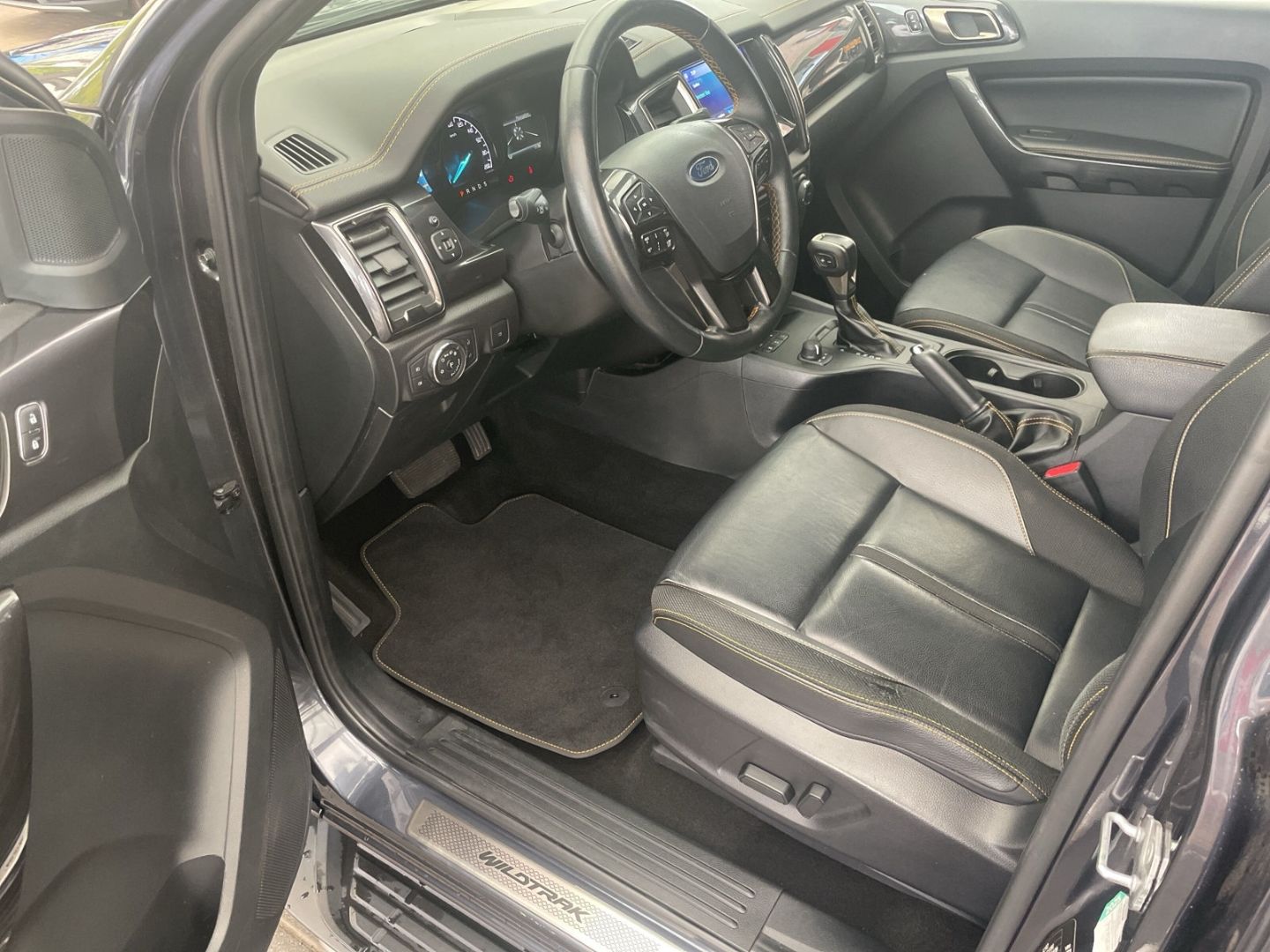 Fahrzeugabbildung Ford Ranger Wildtrak DoKa 4x4 2.0 TDCi AHK Navi Leder