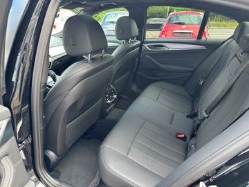 Fahrzeugabbildung BMW 520 i Limousine M Lenkrad Leder LED GSD 18"