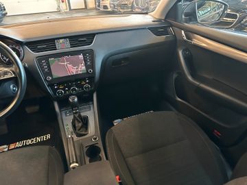 Skoda Octavia Combi Soleil *ACC*NAVI*PDC*SZHZ*APPLE*