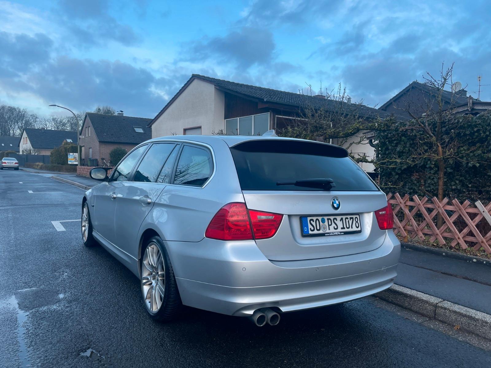 BMW 330d xDrive Touring -