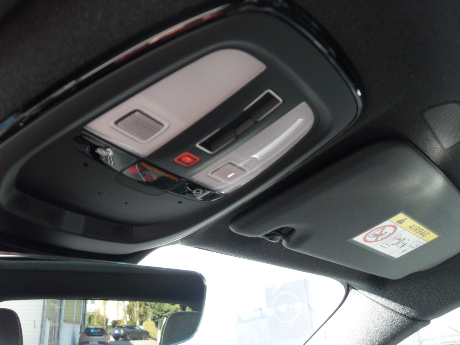 Fahrzeugabbildung Volvo XC 40 Ultra Dark 2WD
